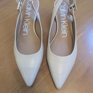 Calvin Klein Tan Slingback Pumps Pointed Toe Block Heel Nude Career Shoes Size 9